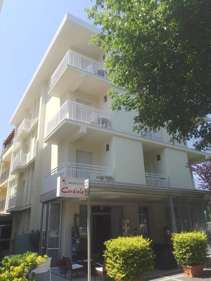 B&B - Meuble' - Hotel " Cordiale " Misano Adriatico Exteriér fotografie