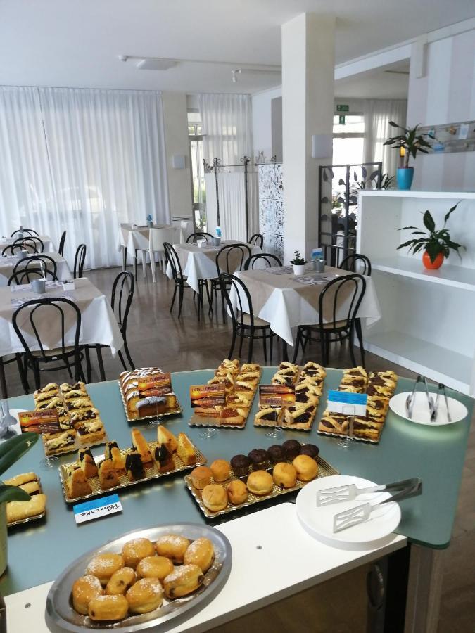 B&B - Meuble' - Hotel " Cordiale " Misano Adriatico Exteriér fotografie