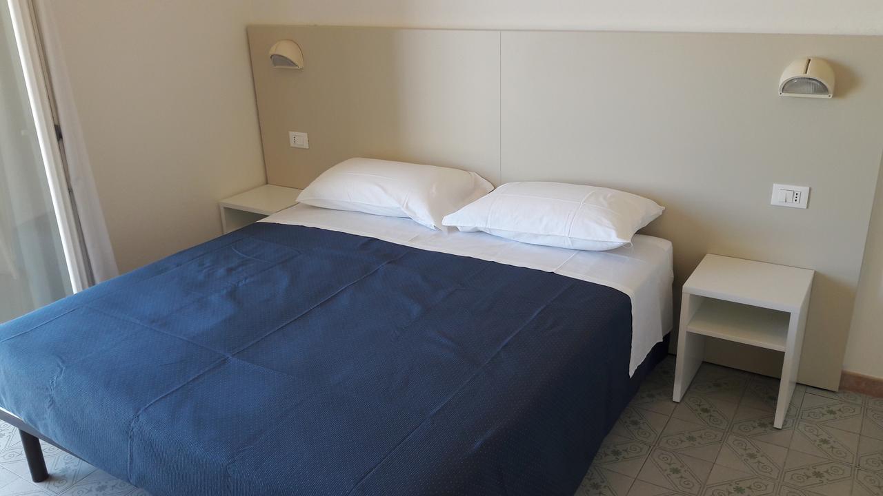 B&B - Meuble' - Hotel " Cordiale " Misano Adriatico Exteriér fotografie