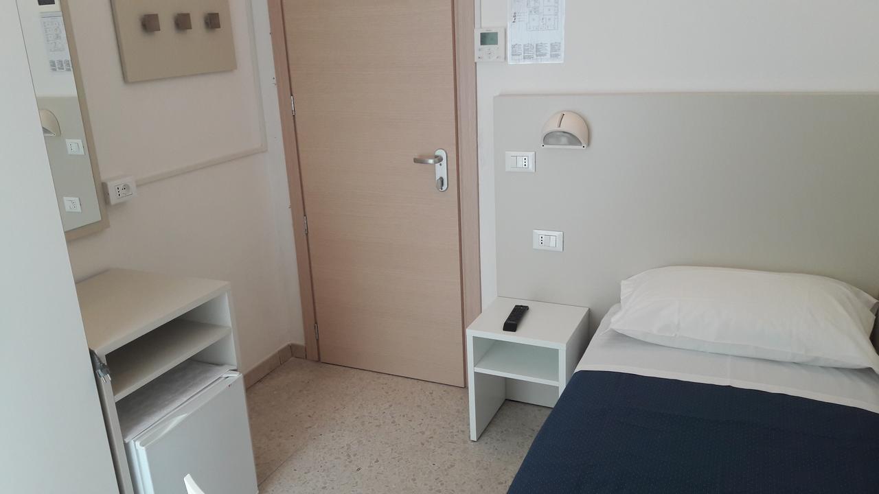 B&B - Meuble' - Hotel " Cordiale " Misano Adriatico Exteriér fotografie